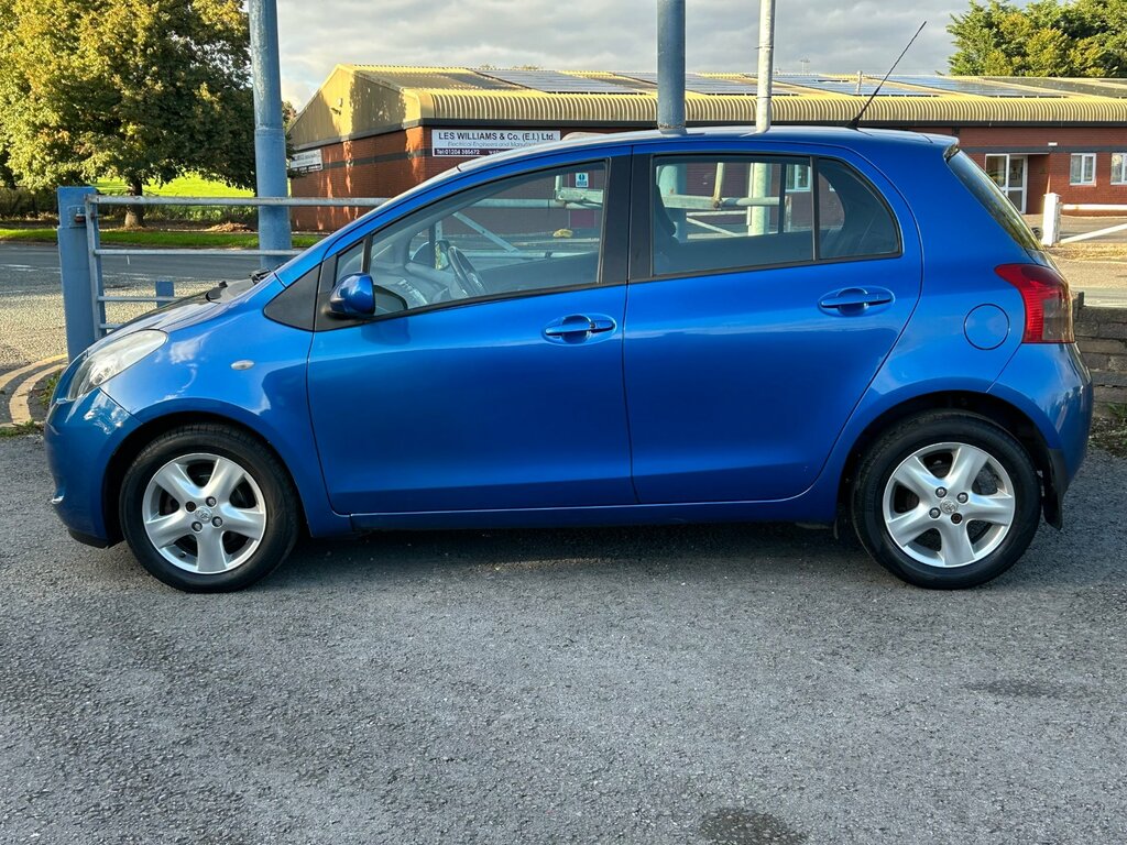 Toyota Yaris Silver #4