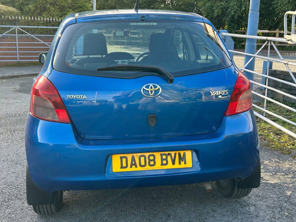 Toyota Yaris Silver #7