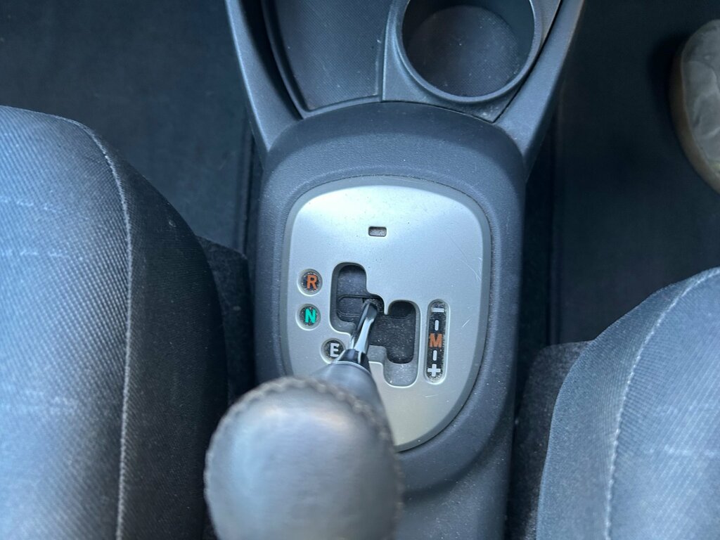 Toyota Yaris Silver #14