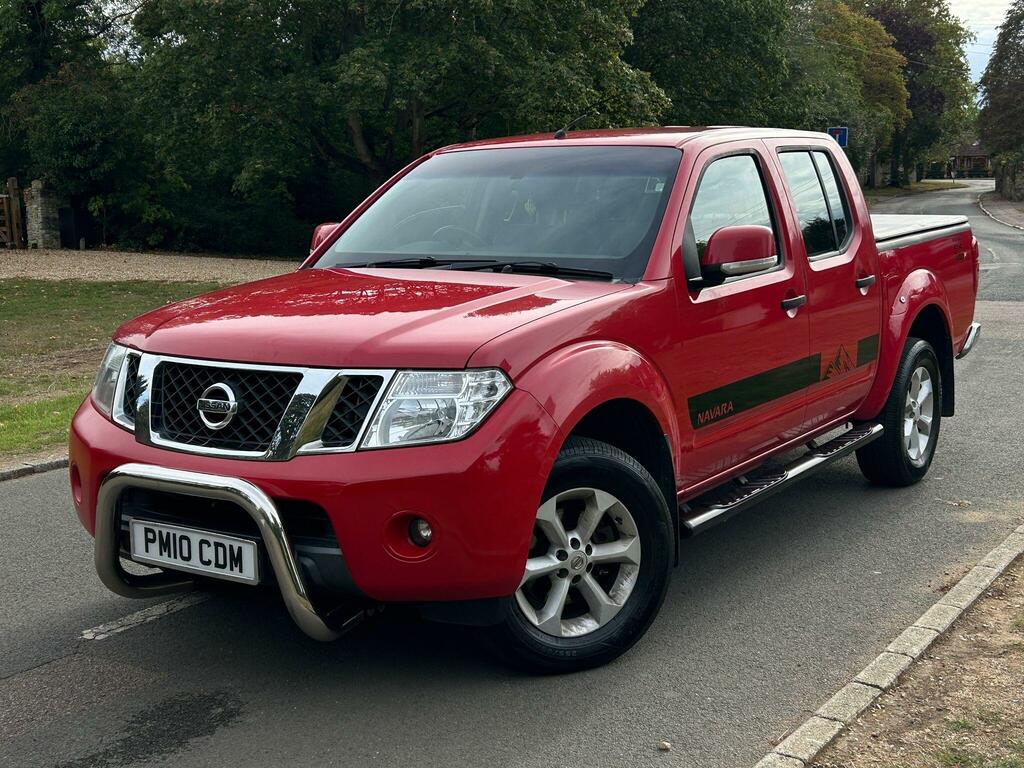 Nissan Navara Acenta Red #3