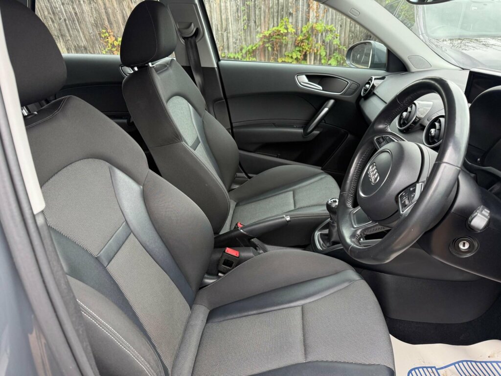 Audi A1 1.4 Tfsi Cod Black Edition Sportback Ma Black #31