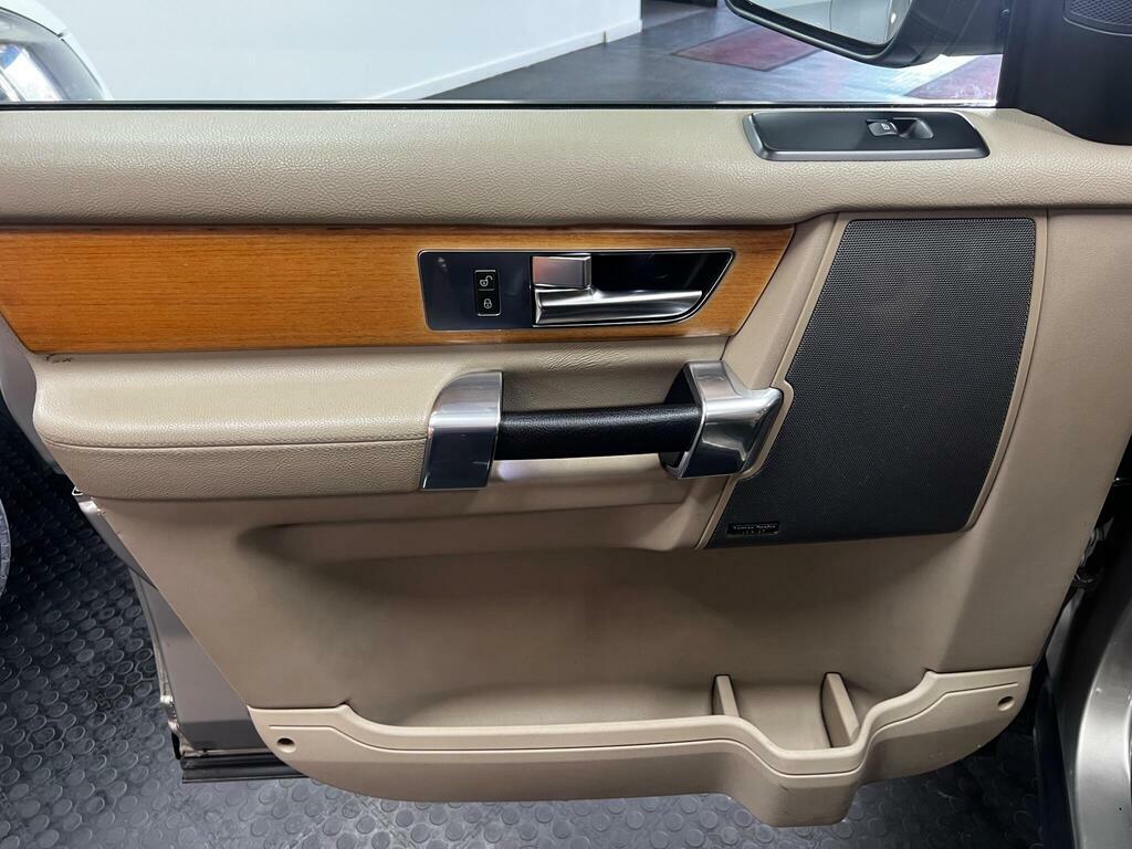 Land Rover Discovery 4 Hse Black #36