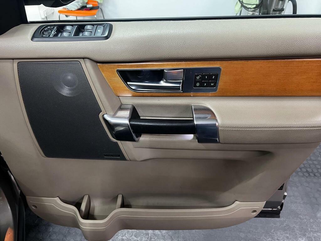 Land Rover Discovery 4 Hse Black #39