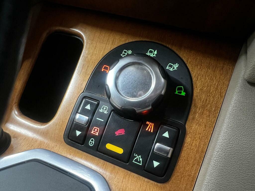 Land Rover Discovery 4 Hse Black #25