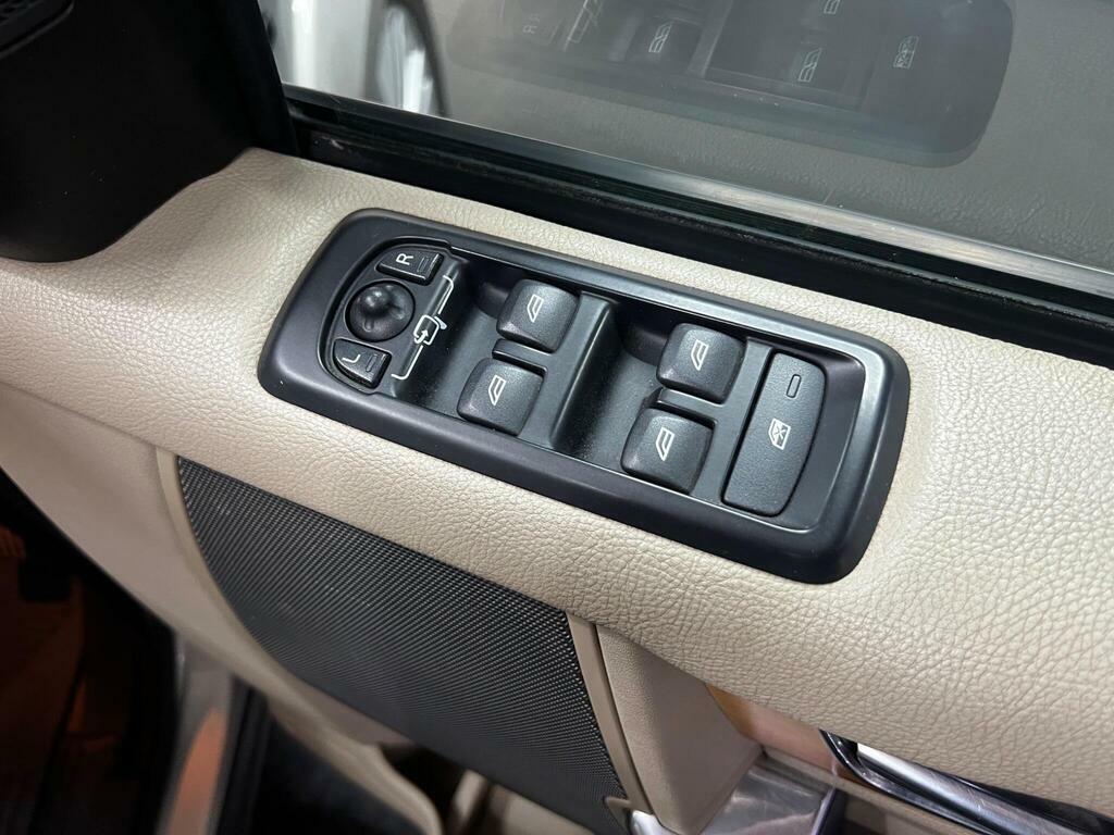 Land Rover Discovery 4 Hse Black #35