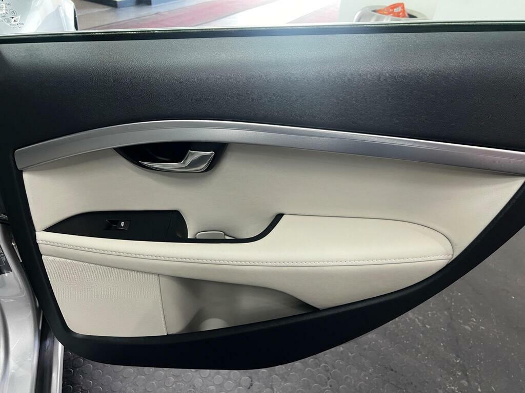 Volvo V70 V70 Business Edition D5 Grey #31