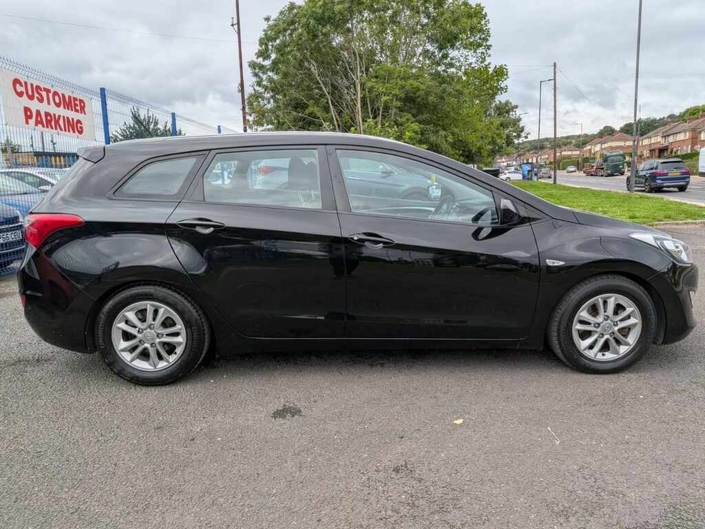 Hyundai I30 1.6 Crdi Blue Drive Active Black #6