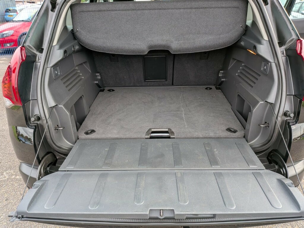 Peugeot 3008  Silver #10