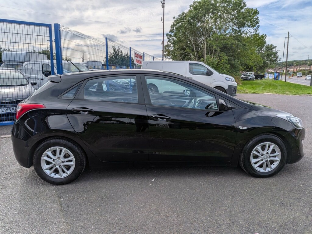 Hyundai I30 1.6 Crdi Blue Drive Active Black #6