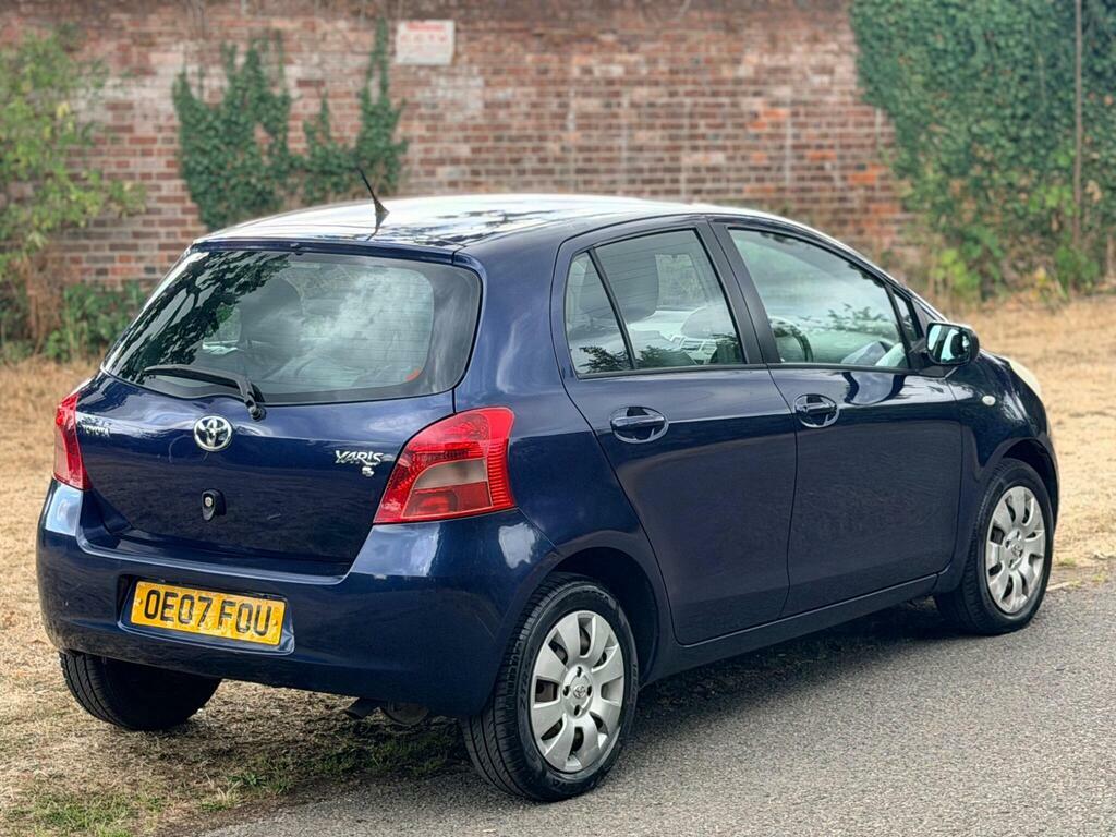 Toyota Yaris Tr Black #14