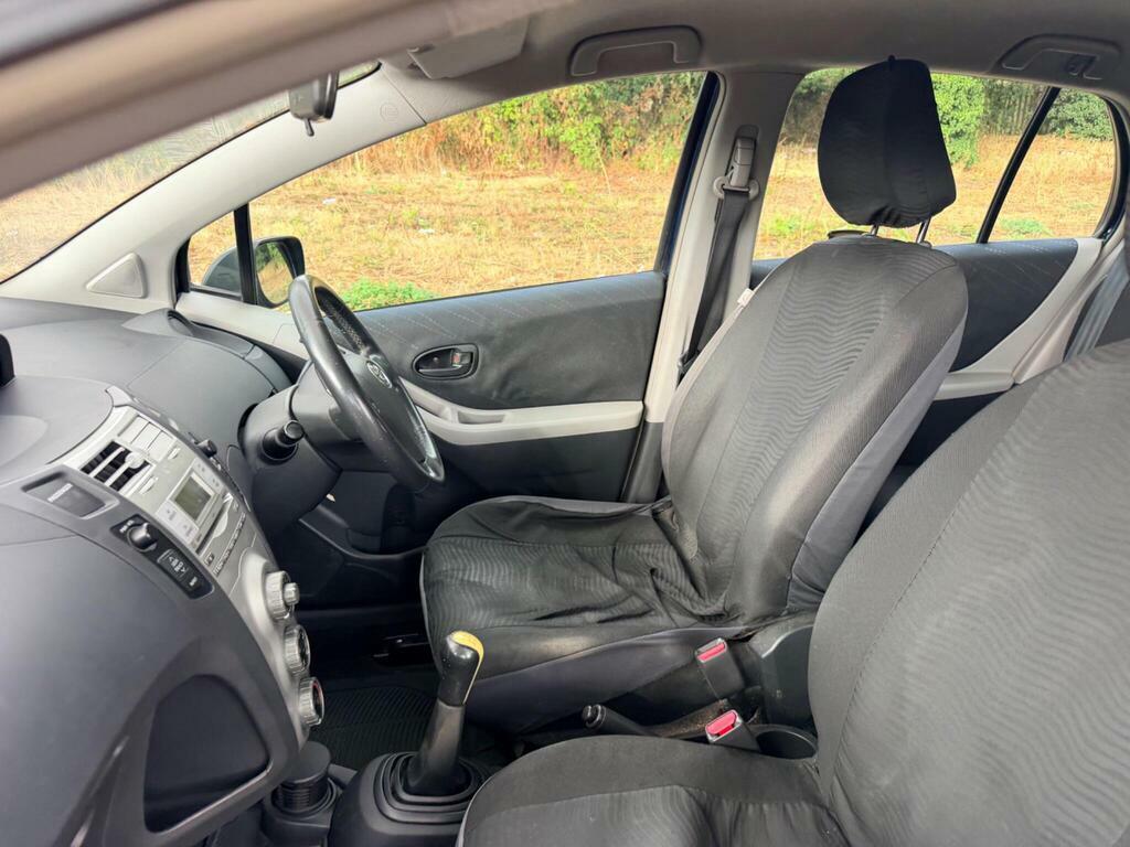 Toyota Yaris Tr Black #16