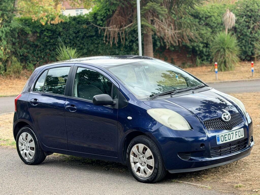 Toyota Yaris Tr Black #2