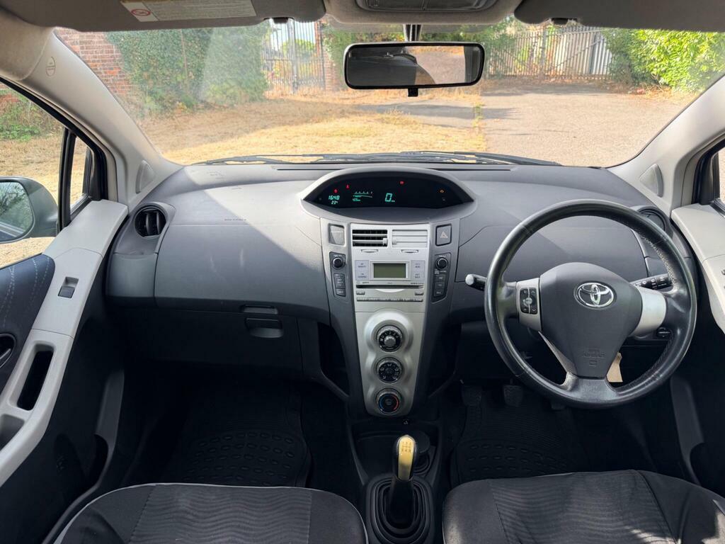 Toyota Yaris Tr Black #25