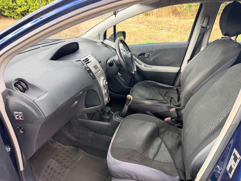 Toyota Yaris Tr Black #13