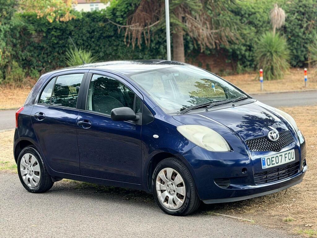 Toyota Yaris Tr Black #3