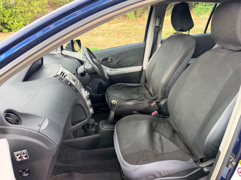 Toyota Yaris Tr Black #12