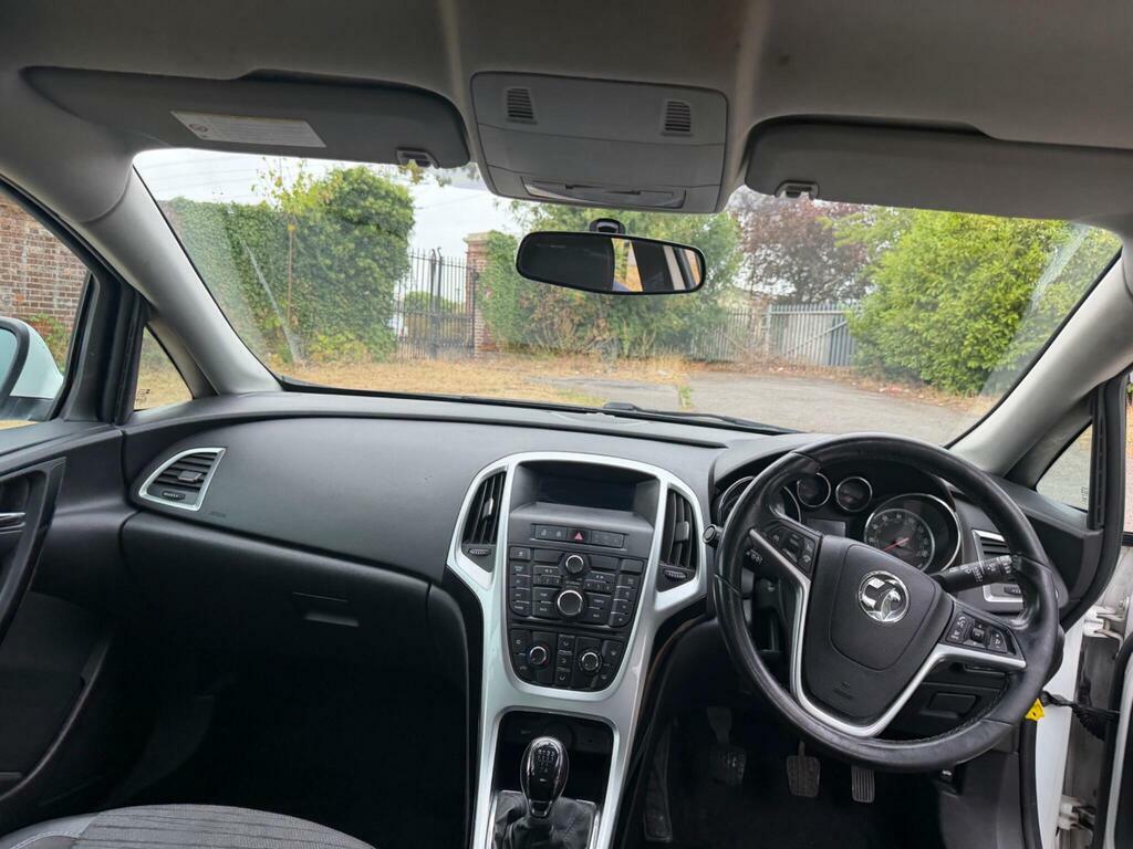 Vauxhall Astra Astra Elite White #38