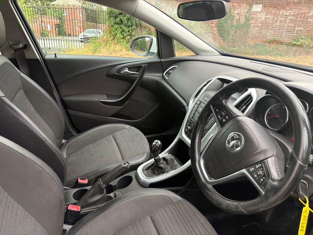 Vauxhall Astra Astra Elite White #31