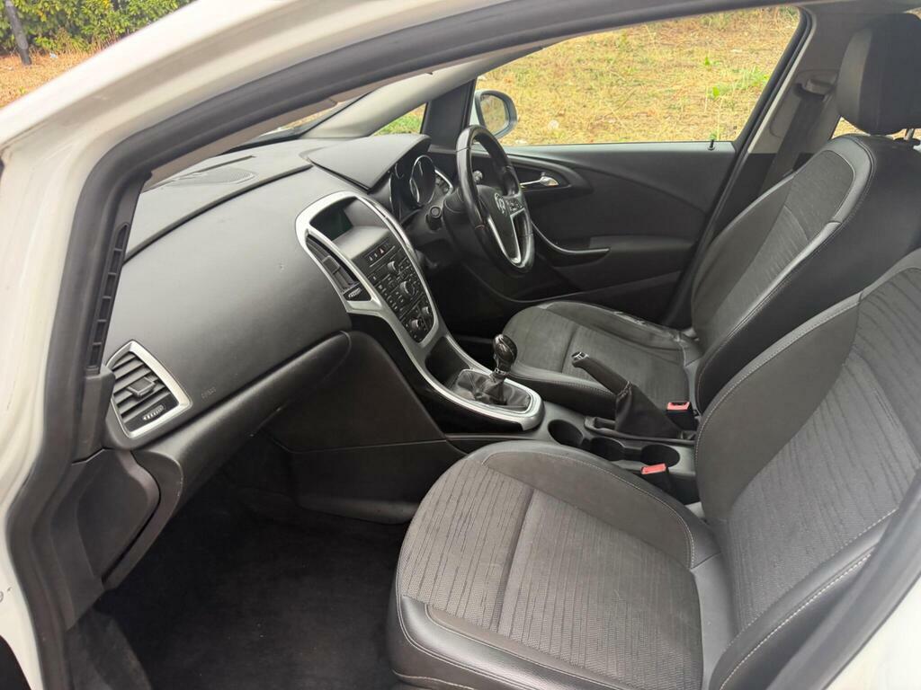 Vauxhall Astra Astra Elite White #11