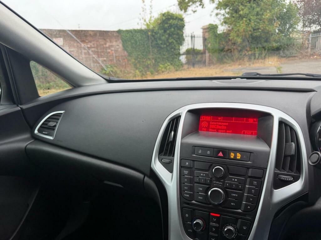 Vauxhall Astra Astra Elite White #40