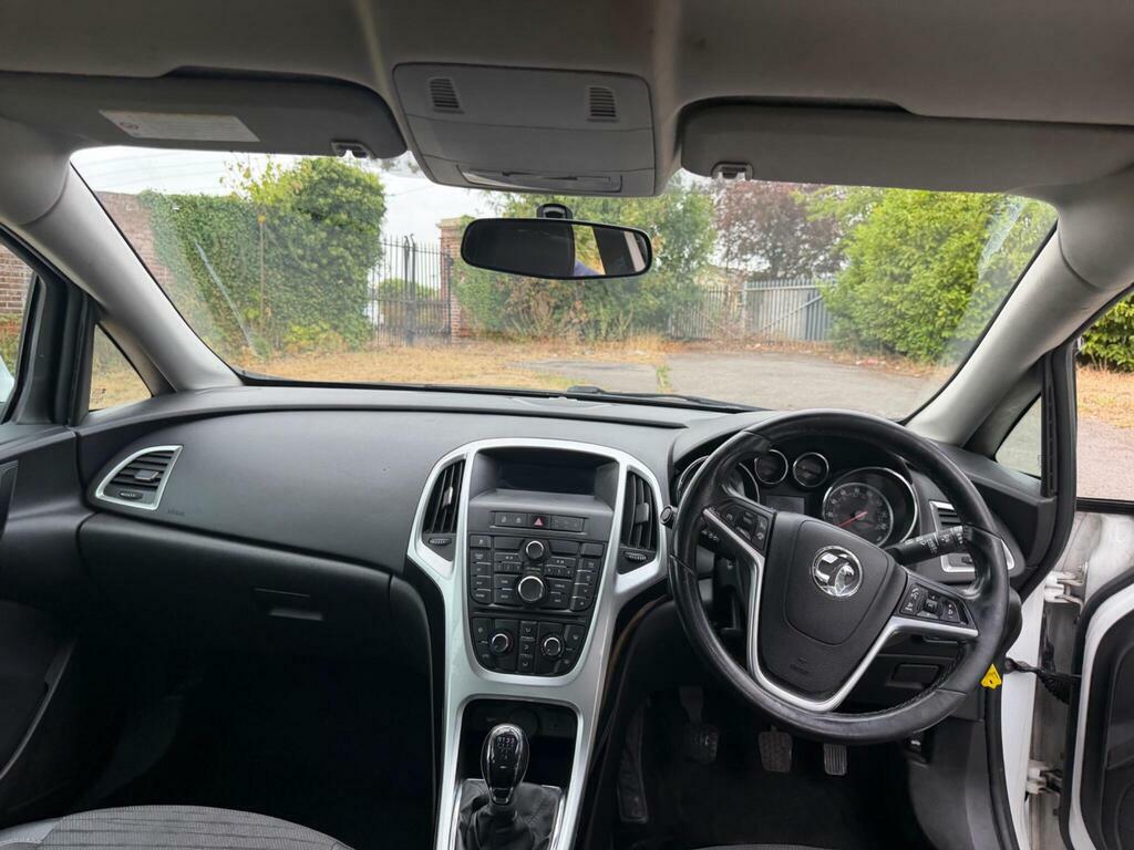 Vauxhall Astra Astra Elite White #36