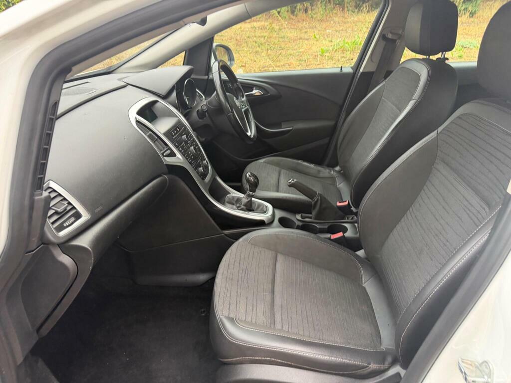 Vauxhall Astra Astra Elite White #16
