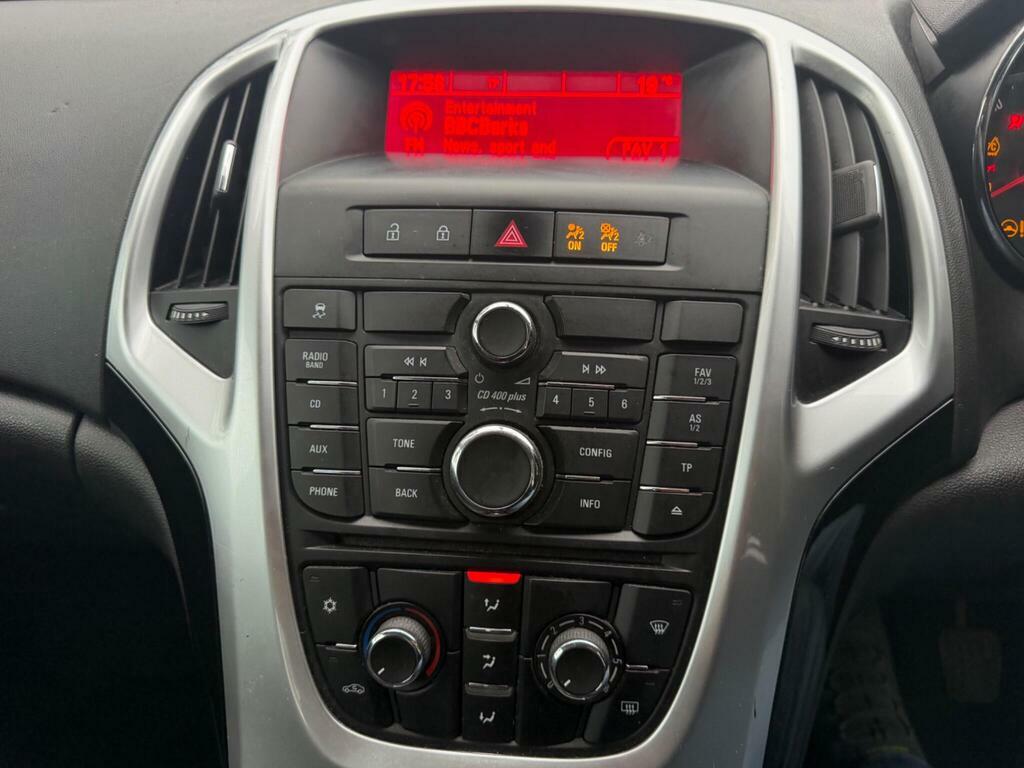 Vauxhall Astra Astra Elite White #43