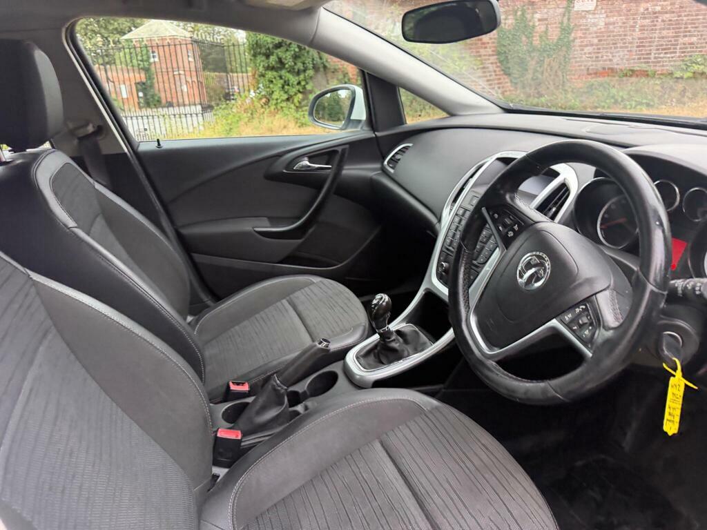 Vauxhall Astra Astra Elite White #23