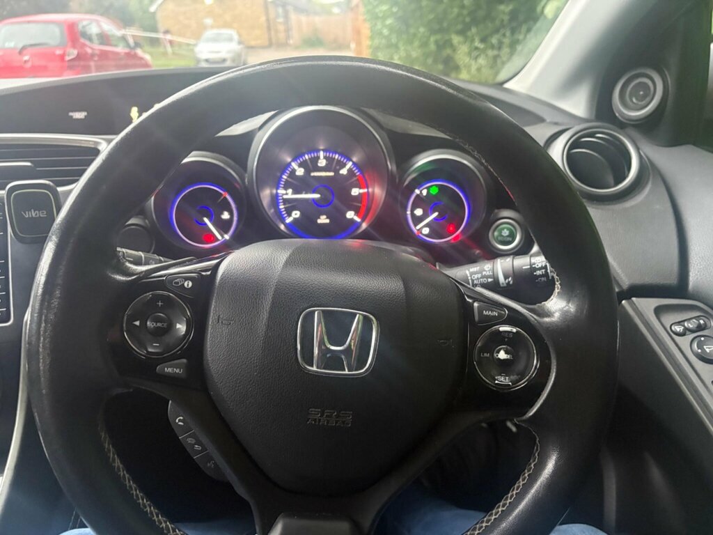 Honda Civic Hatchback 1.8 I-vtec Se Plus Euro 6 Ss 201 White #19