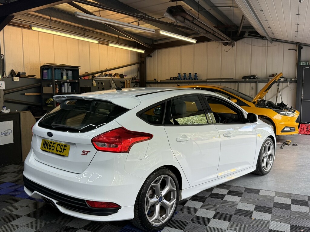 Ford Focus 1.5 Zetec Tdci 118 Bhp Black #4