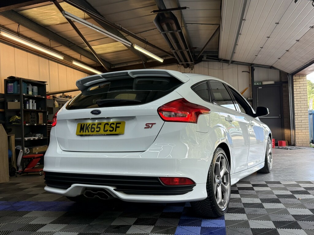 Ford Focus 1.5 Zetec Tdci 118 Bhp Black #3