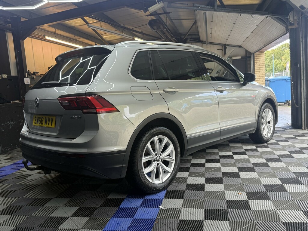 Volkswagen Tiguan 2.0 Tdi Bluemotion Tech Se Navigation Silver #5