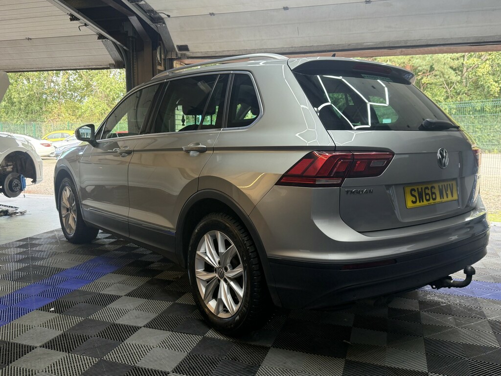 Volkswagen Tiguan 2.0 Tdi Bluemotion Tech Se Navigation Silver #4