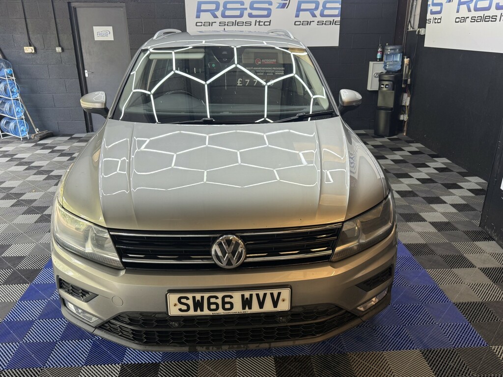 Volkswagen Tiguan 2.0 Tdi Bluemotion Tech Se Navigation Silver #3