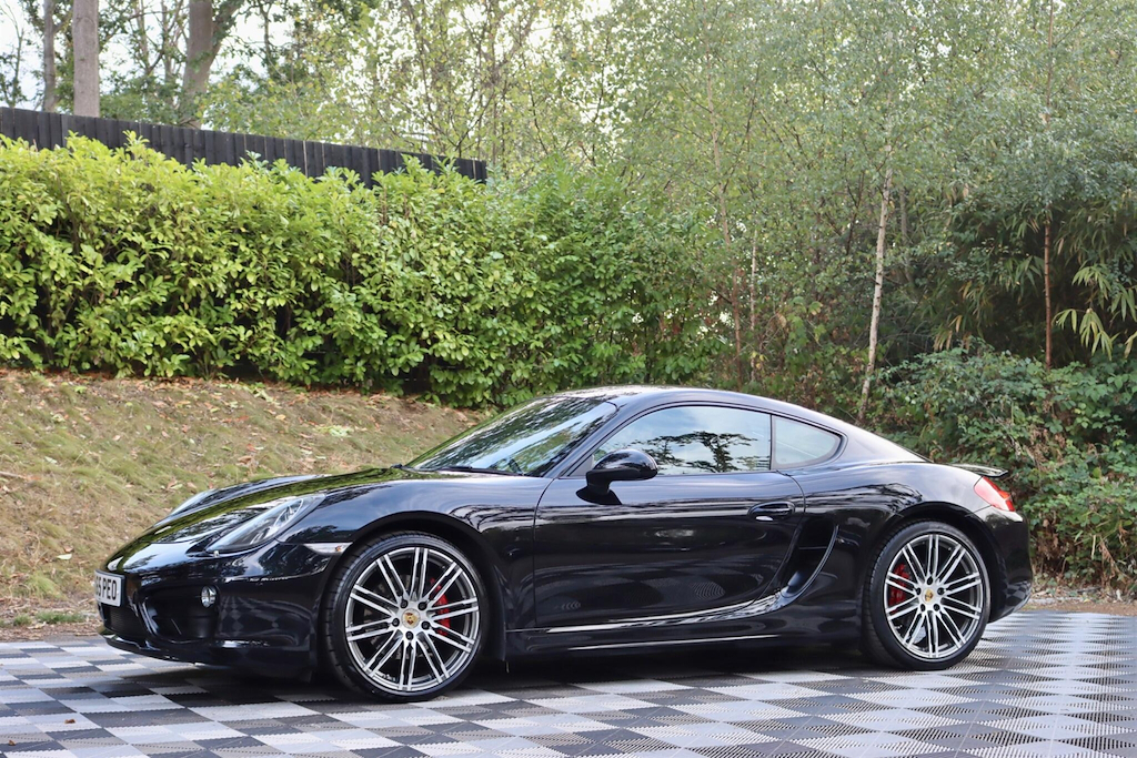 Porsche Cayman Coupe White #20