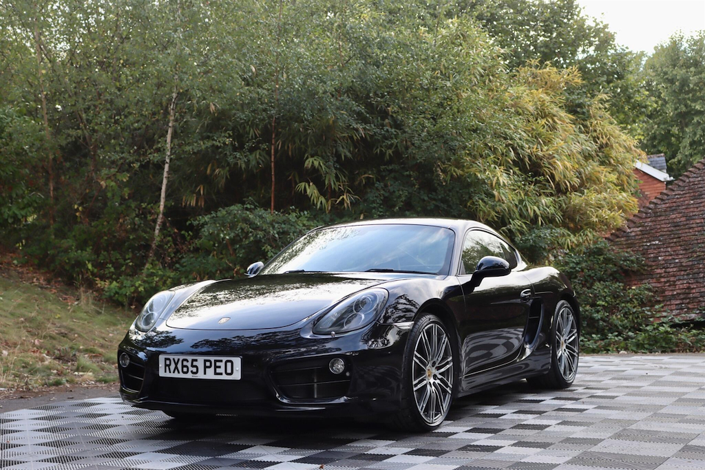 Porsche Cayman Coupe White #24