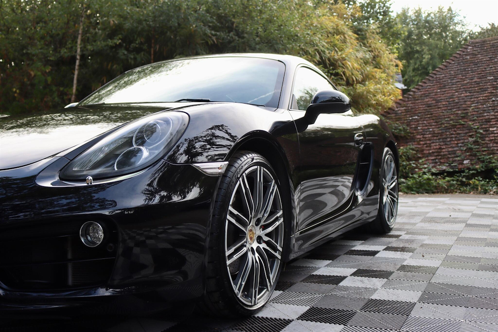 Porsche Cayman Coupe White #22