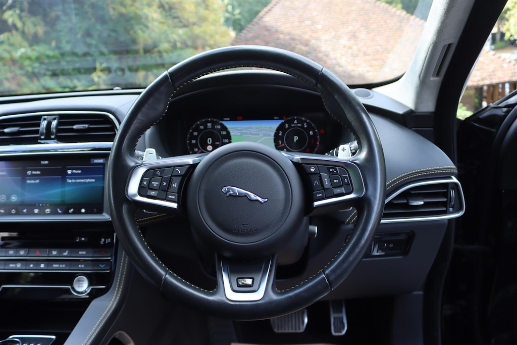 Jaguar F-Pace Prestige Silver #59