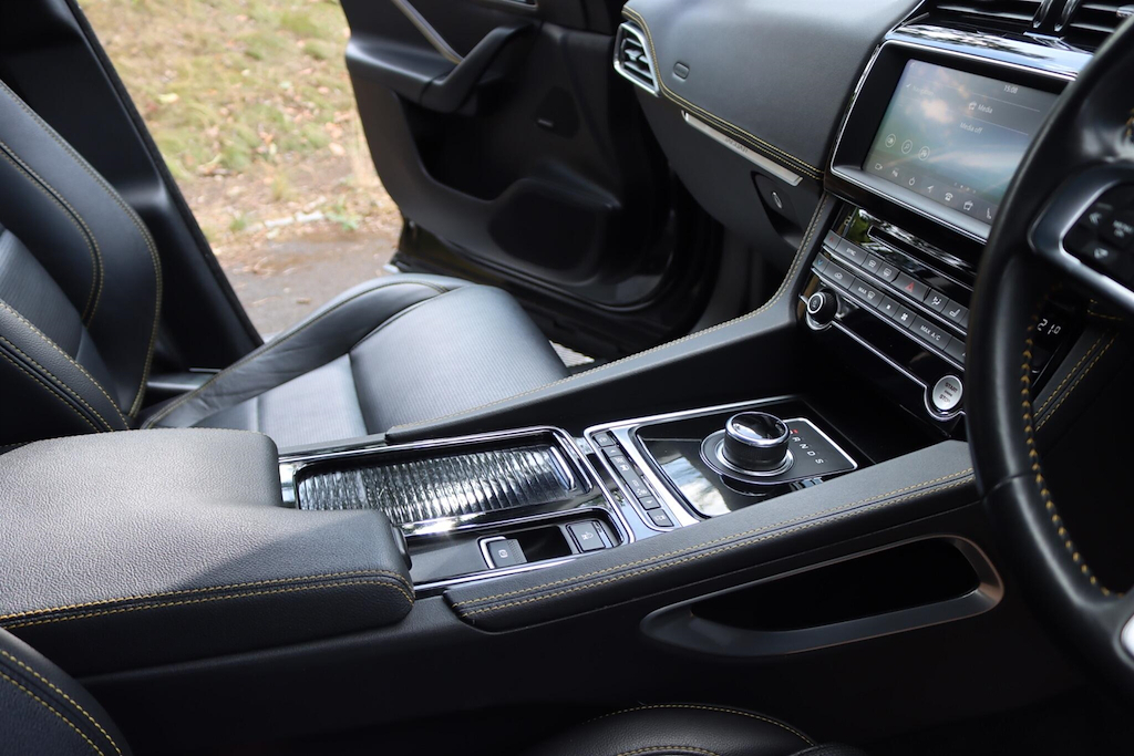 Jaguar F-Pace Prestige Silver #57