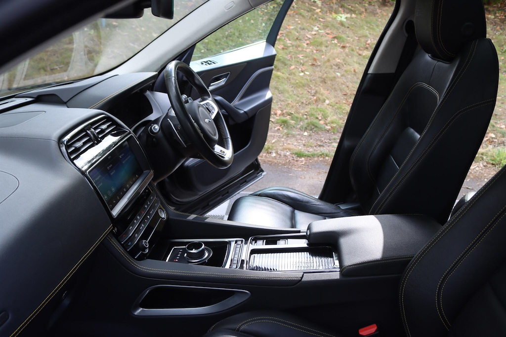 Jaguar F-Pace Prestige Silver #65