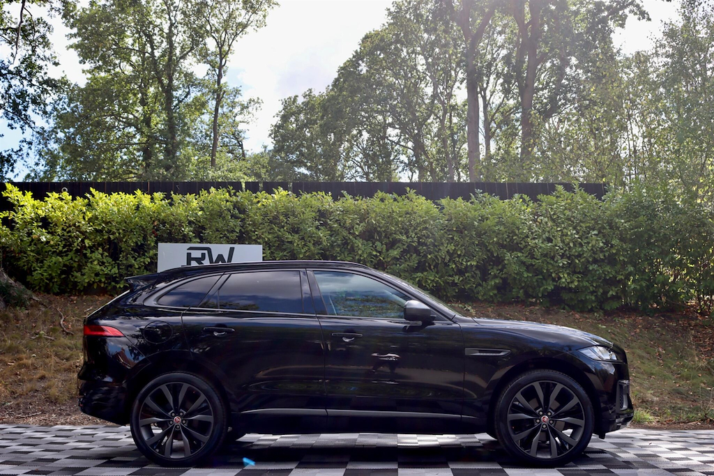 Jaguar F-Pace Prestige Silver #31