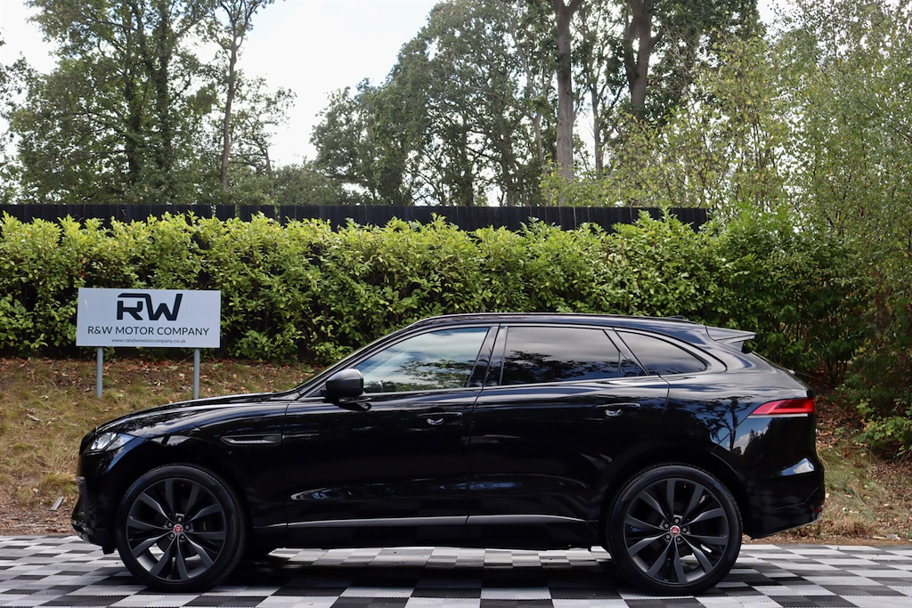 Jaguar F-Pace Prestige Silver #18