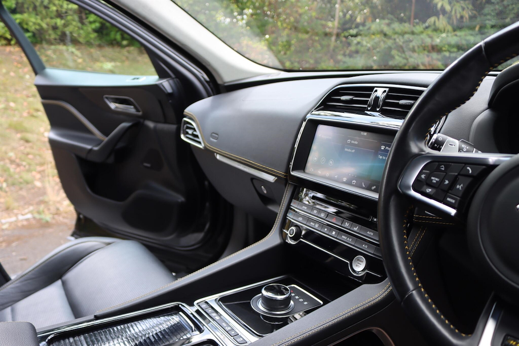 Jaguar F-Pace Prestige Silver #10