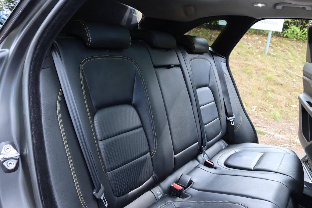 Jaguar F-Pace Prestige Silver #36