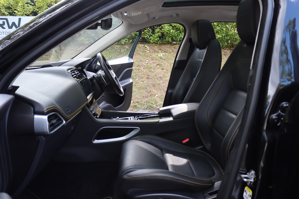 Jaguar F-Pace Prestige Silver #61