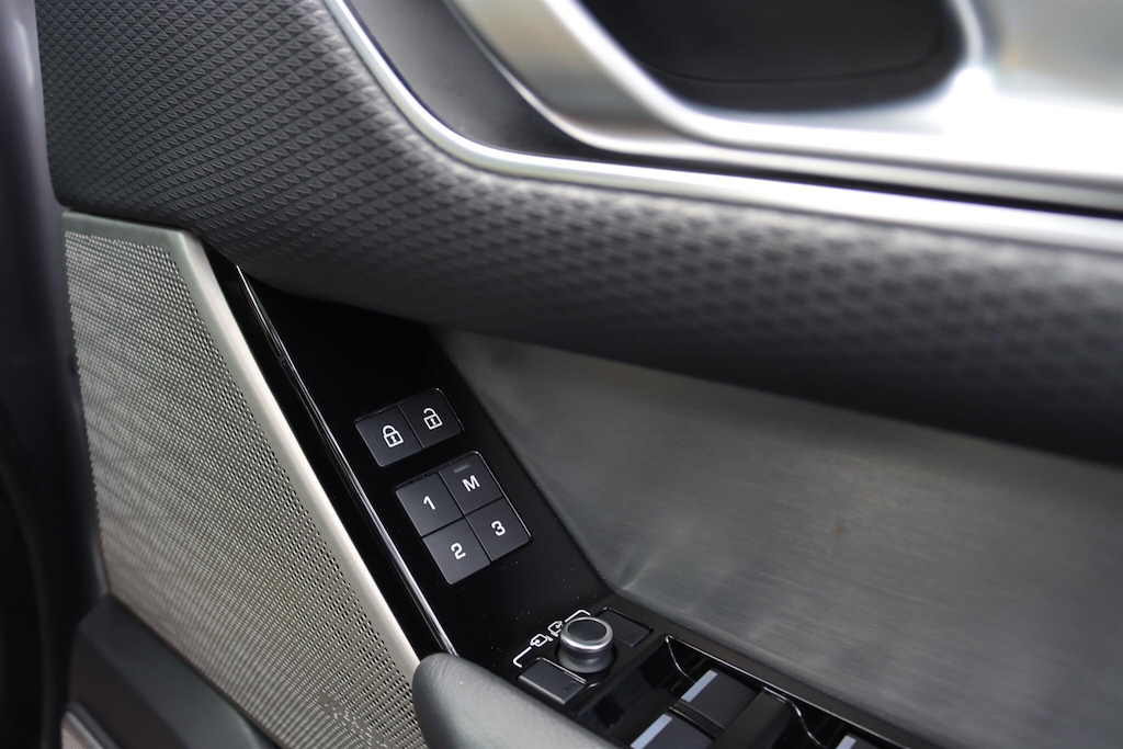 Land Rover Range Rover Velar R-dynamic Silver #53