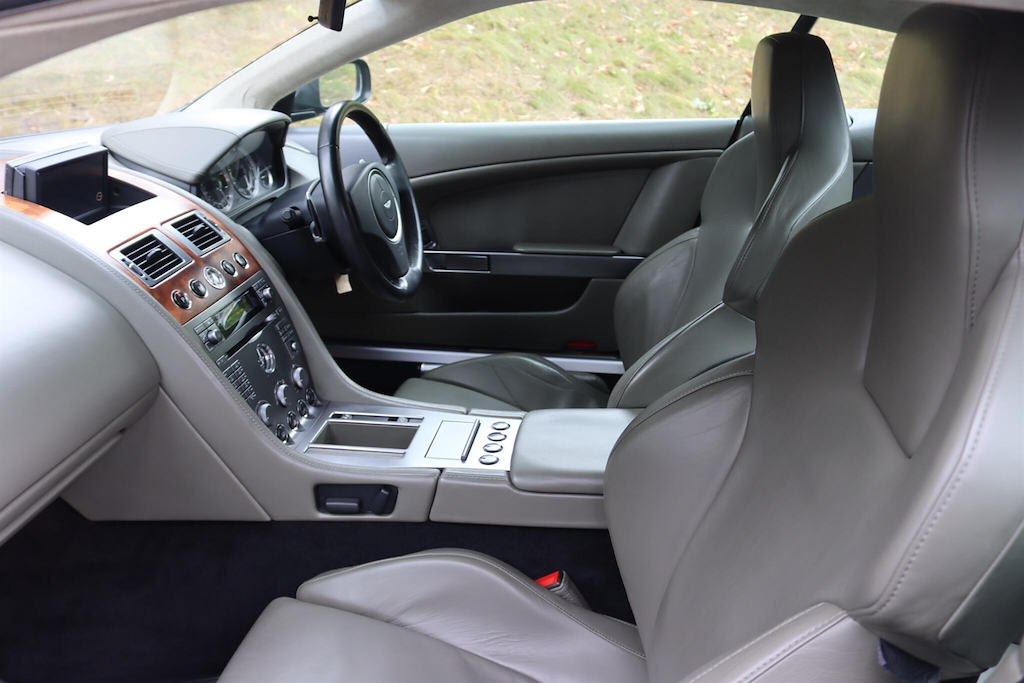 Aston Martin DB9 Aston Martin Db9 5.9 Seq #72