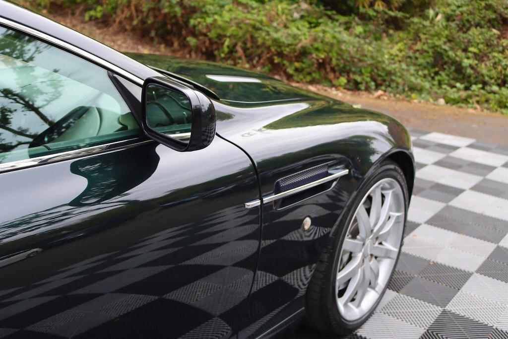 Aston Martin DB9 Aston Martin Db9 5.9 Seq #76