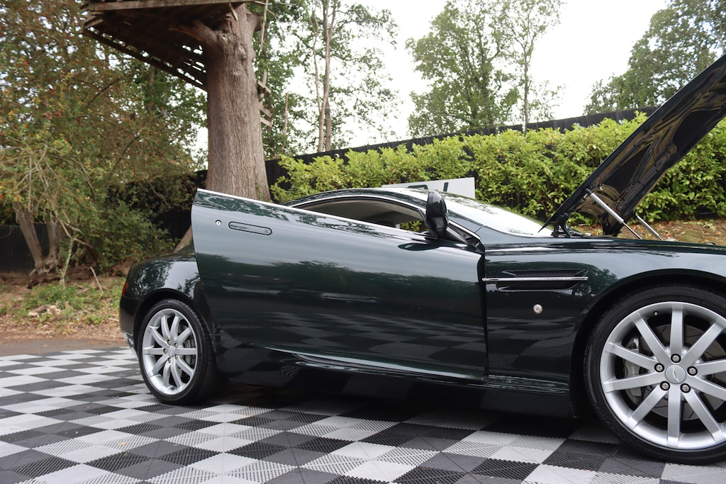 Aston Martin DB9 Aston Martin Db9 5.9 Seq #45