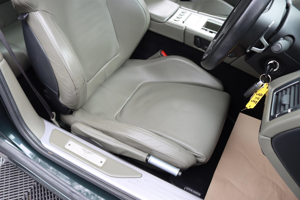 Aston Martin DB9 Aston Martin Db9 5.9 Seq #55